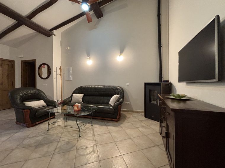 Ampli saló de la casa · A Casita do Ferreiro